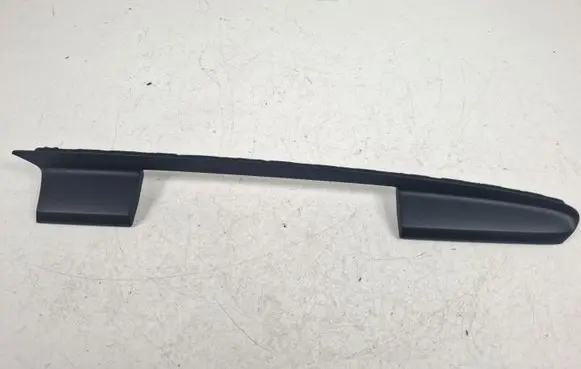 Dashboard glove box trim