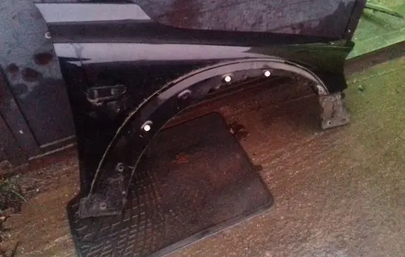Volvo XC70 Fender