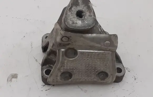 Audi A5 8T 8F Engine mounting bracket 8K0199307AQ
