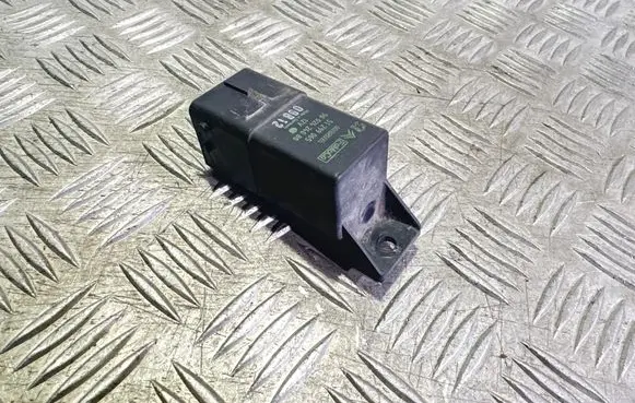 Citroen C4 Grand Picasso Glow plug pre-heat relay 51299065 9802424080