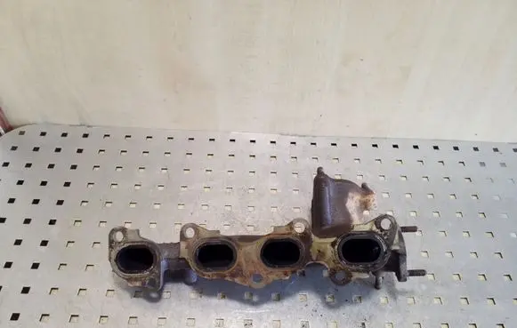 Honda CR-V Exhaust manifold