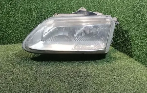 Renault Espace III Headlight/headlamp 89002588