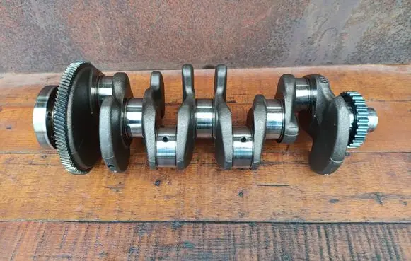 Volkswagen Touran III Crankshaft 04L 04L105101 04L105263D