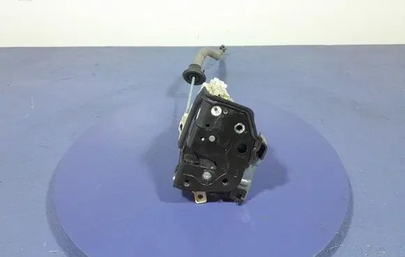 Audi Q7 4L Front door lock 8J1837016E