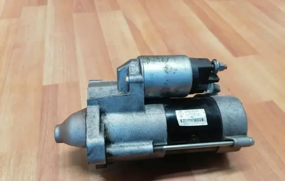 Renault Scenic IV - Grand scenic IV Starter motor 233008422R M001TF0671ZE