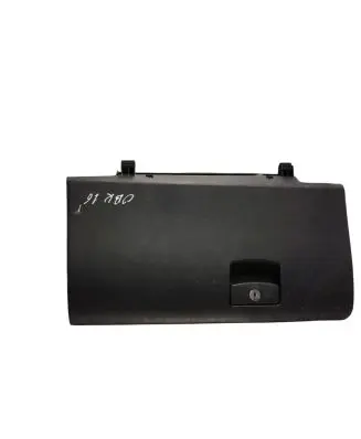 Subaru Outback (BS) Glove box