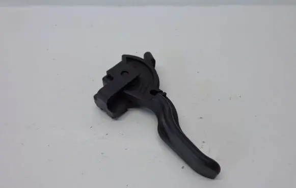 Opel Meriva B Engine bonnet (hood) release handle 13128231