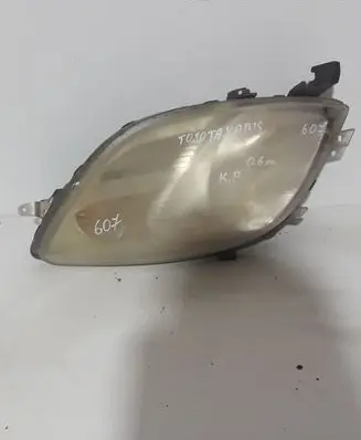 Toyota Yaris Headlight/headlamp