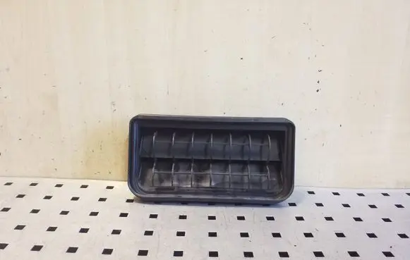 Volkswagen Eos Quarter panel pressure vent 3C0819465