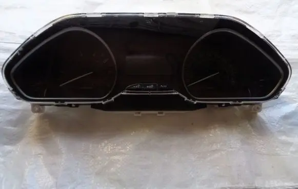 Peugeot 208 Speedometer (instrument cluster) 9825986180