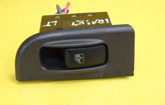 Hyundai Trajet Electric window control switch 621W03710