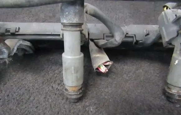 Mazda 323 Fuel injector 1955003110 195500-3110