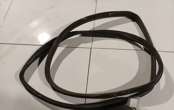 Peugeot 406 Rubber seal rear door 