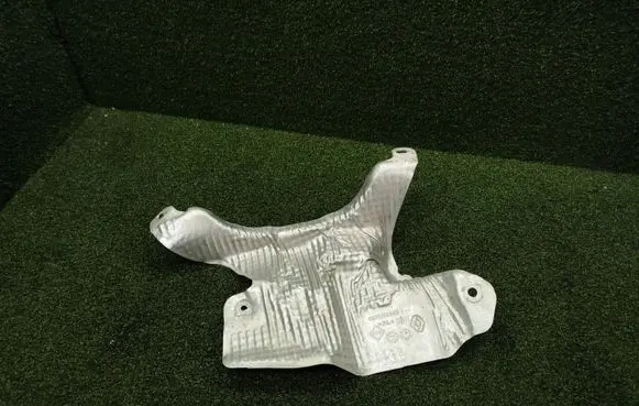 Exhaust heat shield