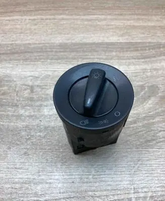 Volkswagen Touran I Light switch 3B0941531B