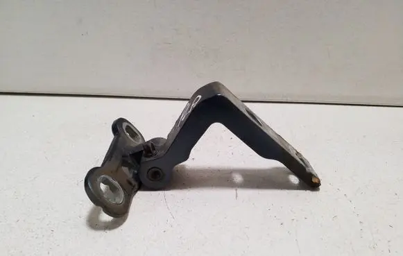 Volvo XC60 Front door lower hinge 31424607
