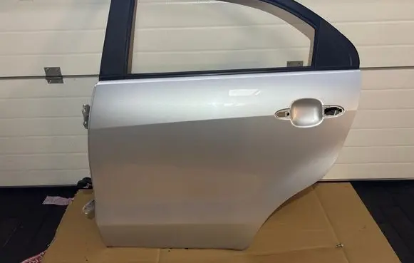 KIA Rio Rear door