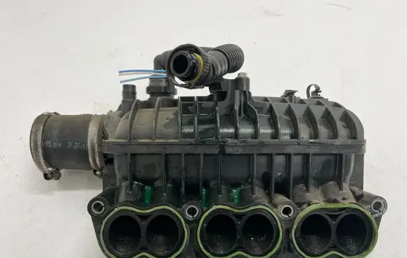 Ford Fiesta Intake manifold 1047092S01