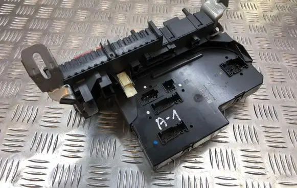 Mercedes-Benz E W212 Fuse module 5DK00962049