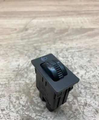 Toyota Corolla E120 E130 Headlight level height control switch 8415202021 37139