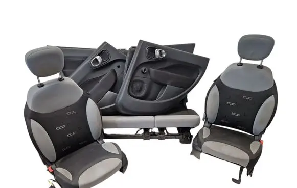 Fiat 500L Seat set 