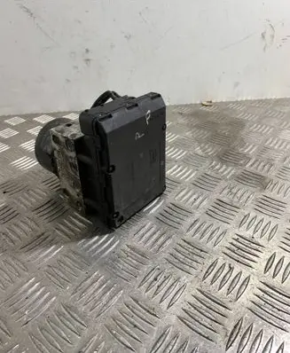 Volkswagen Golf IV ABS Pump 1J0907379P 1J0614117D