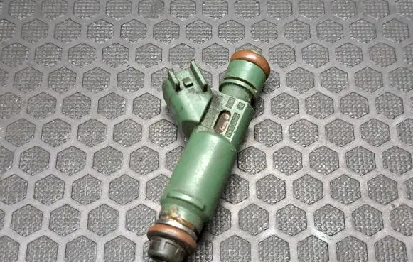 Volvo S60 Fuel injector 9470229