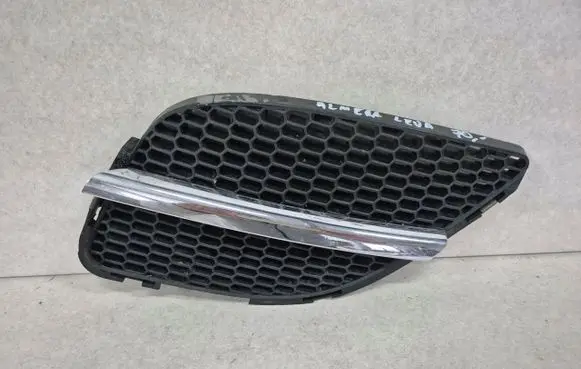 Nissan Almera N16 Front bumper lower grill 62330BN700
