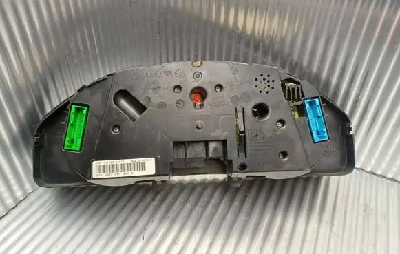 Audi A4 S4 B5 8D Speedometer (instrument cluster) 8D0919860E 110008870001