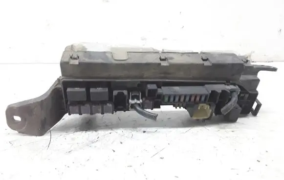 Toyota Corolla Verso E121 Fuse module
