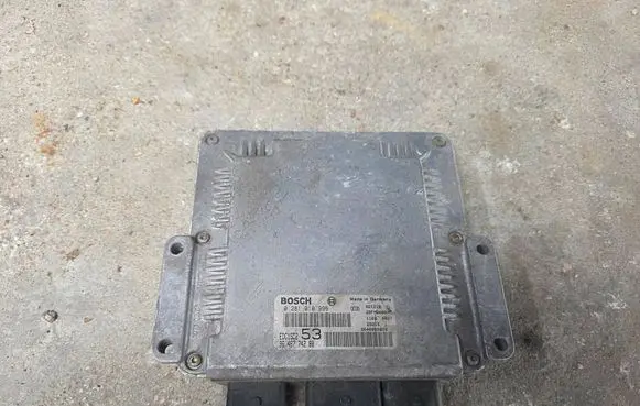 Citroen Xsara Picasso Engine control unit/module 0281010996
