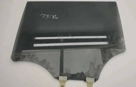 KIA Stonic Rear door window glass
