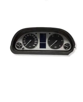 Mercedes-Benz A W168 Speedometer (instrument cluster) 031098101