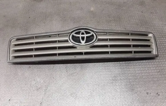 Toyota Avensis T250 Front bumper upper radiator grill 5311405060