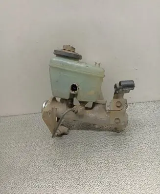 Toyota Land Cruiser (HDJ90) Master brake cylinder 9G26