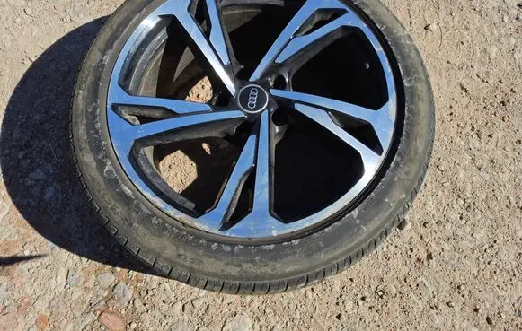 Audi E-tron GT R20 alloy rim 4J8601025