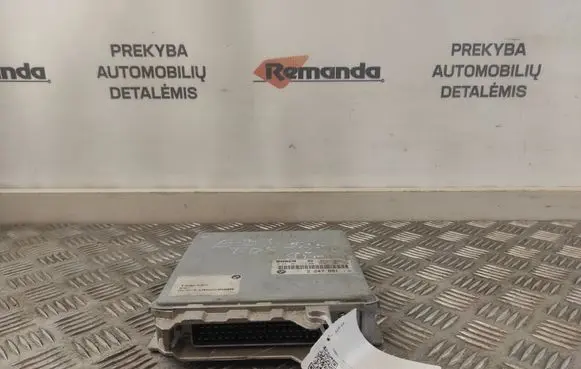 BMW 5 E39 Engine control unit/module ECU 2247891 0281001373