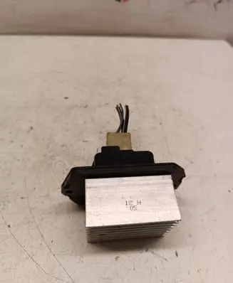 Suzuki Swift I Heater blower motor/fan resistor 0778000710