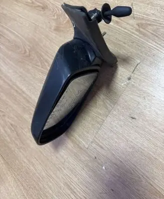 Toyota Yaris Manual wing mirror 010399 020399