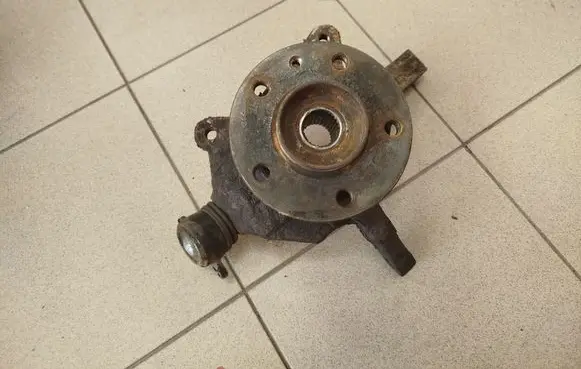 Opel Vivaro Front wheel hub