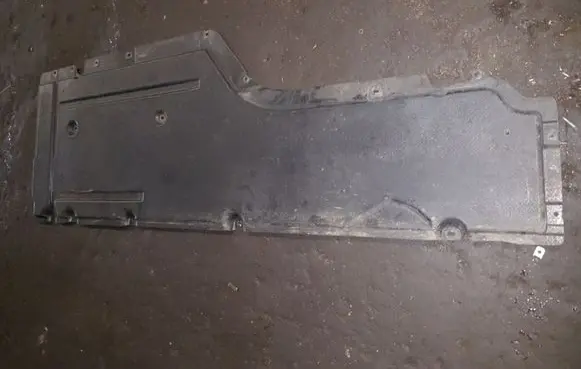 BMW 5 E60 E61 Center/middle under tray cover 
