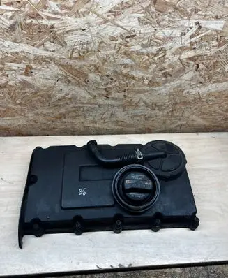Volkswagen PASSAT B6 Rocker cam cover 03G103475