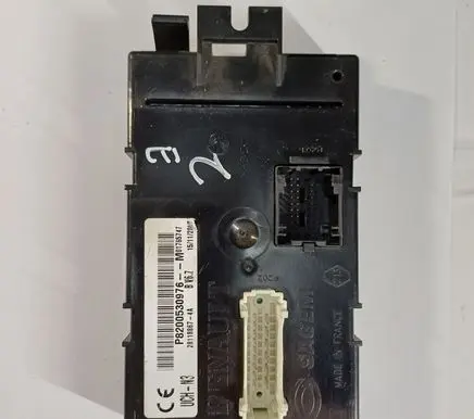 Renault Trafic II (X83) Comfort/convenience module P8200530976M 281188674A UCHN3