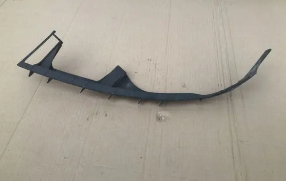 Headlight/headlamp mounting bracket