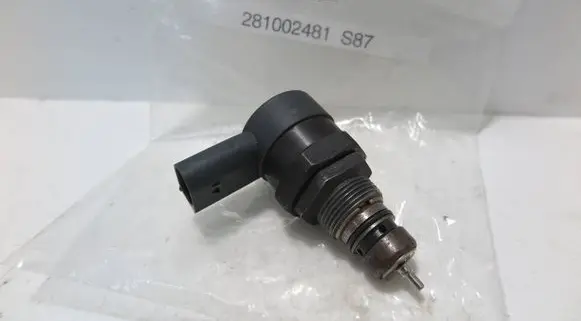 BMW 5 E60 E61 Fuel pressure regulator 281002481