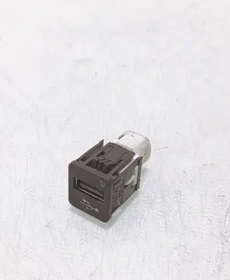BMW 7 G11 G12 USB socket connector 74558010 9229294