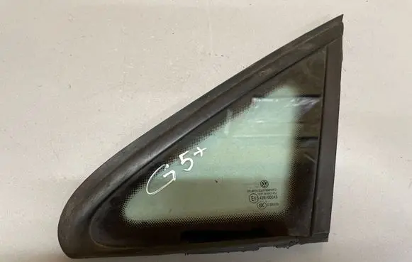 Volkswagen Golf Plus Front triangle window/glass 
