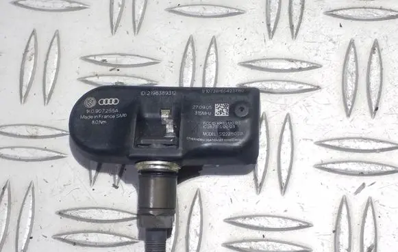 Volkswagen PASSAT B6 Tire pressure sensor 1K0907255A S12215001A L250VW2
