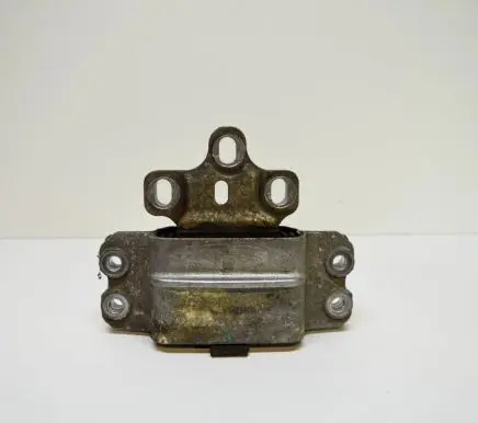 Volkswagen PASSAT CC Engine mount bracket 3C0199555R