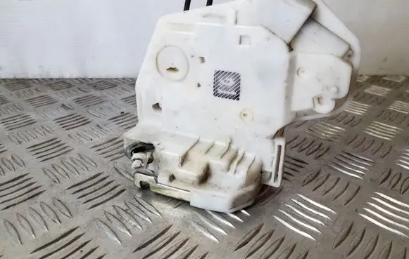Mitsubishi ASX Front door lock